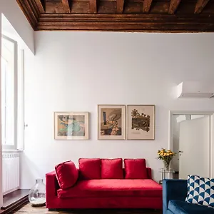Apartment Yoursuiterome, Rome