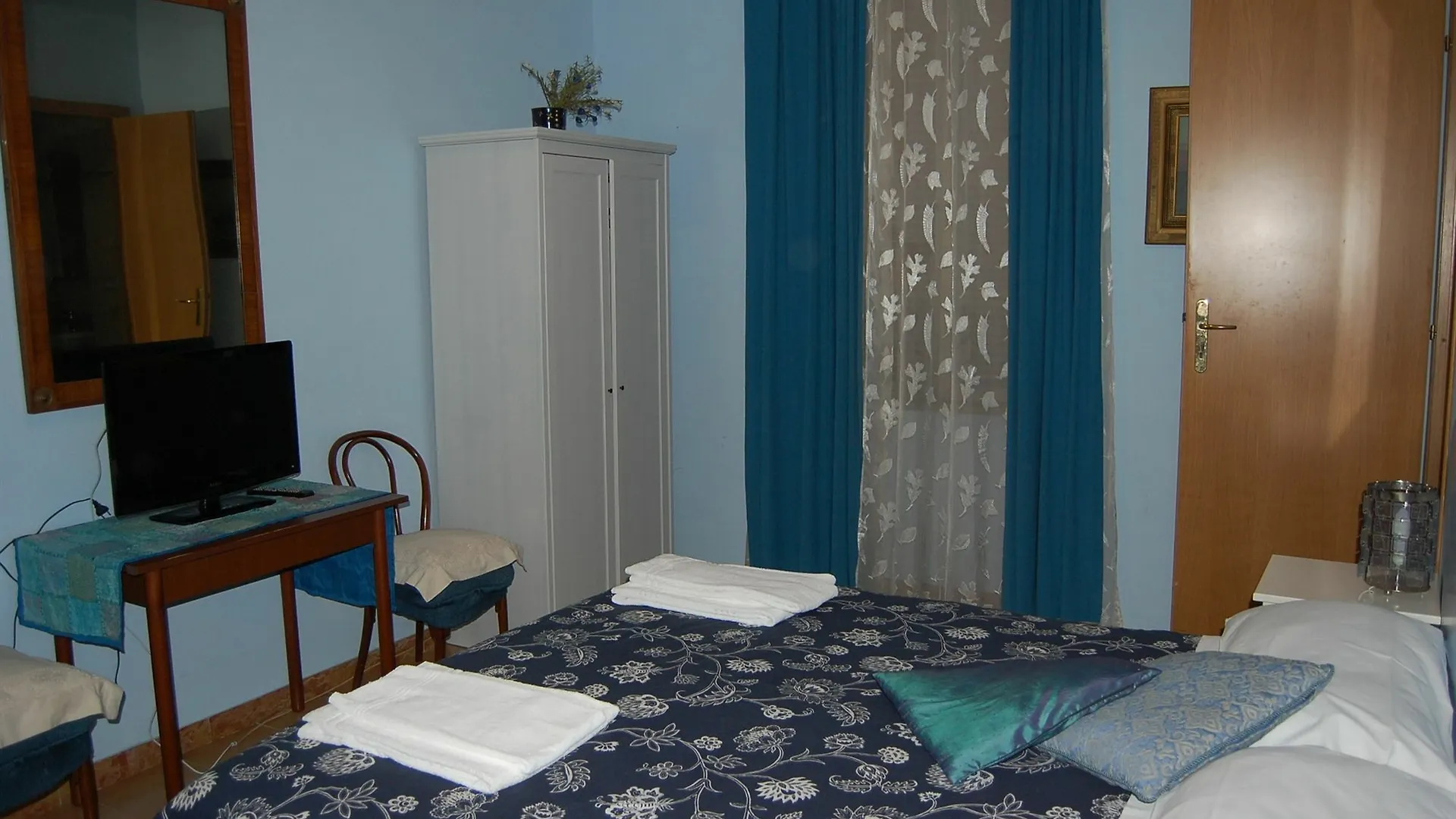 ** Pensión Hotel Casa Cleo Roma Italia